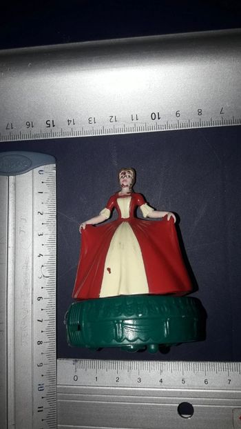 Belle et la bête figurine