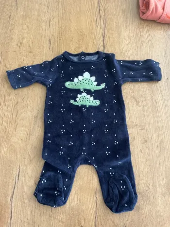 Pyjama grenouillère 1 mois velours dinosaure