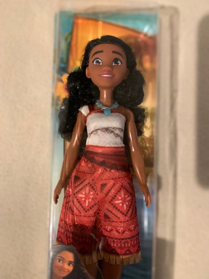 Barbies Disney Elsa et Vaiana 20€ - photo numéro 3