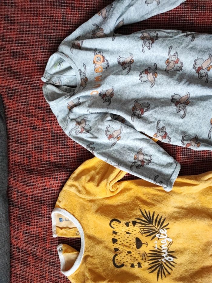 Pyjama velours lot 24 mois - photo numéro 2