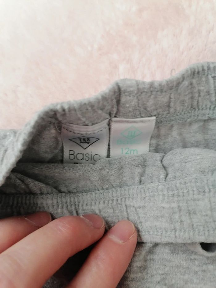 2 pantalons fin 12 mois - photo numéro 2