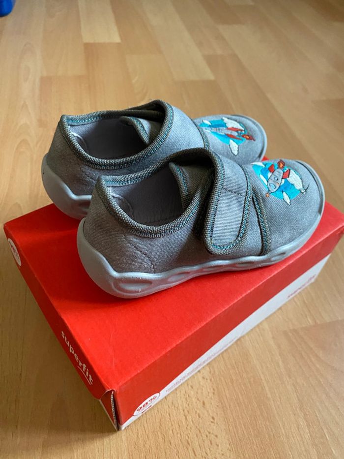 Chaussons Superfit Taille 24 - photo numéro 5
