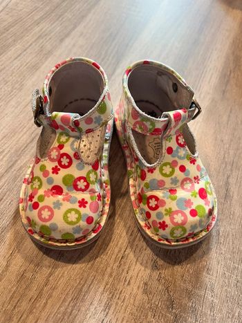 Chaussures bébé fleurie