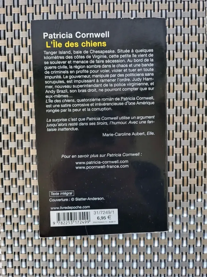 Livre L'île des Chiens en très bon état Patricia Corwell - photo numéro 5