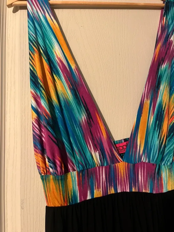 Robe noir et couleur - photo numéro 2