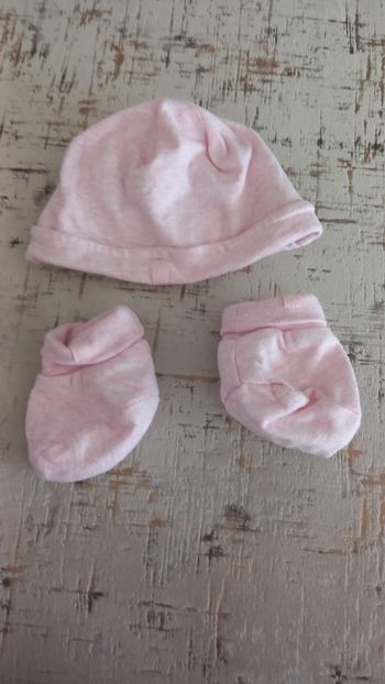 Ensemble bonnet et chaussons 3 à 6 mois