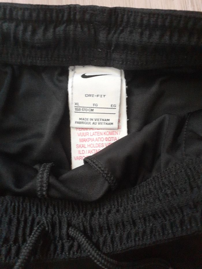 Short PSG - photo numéro 4