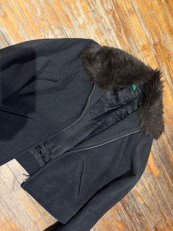 Veste courte avec col fourrure