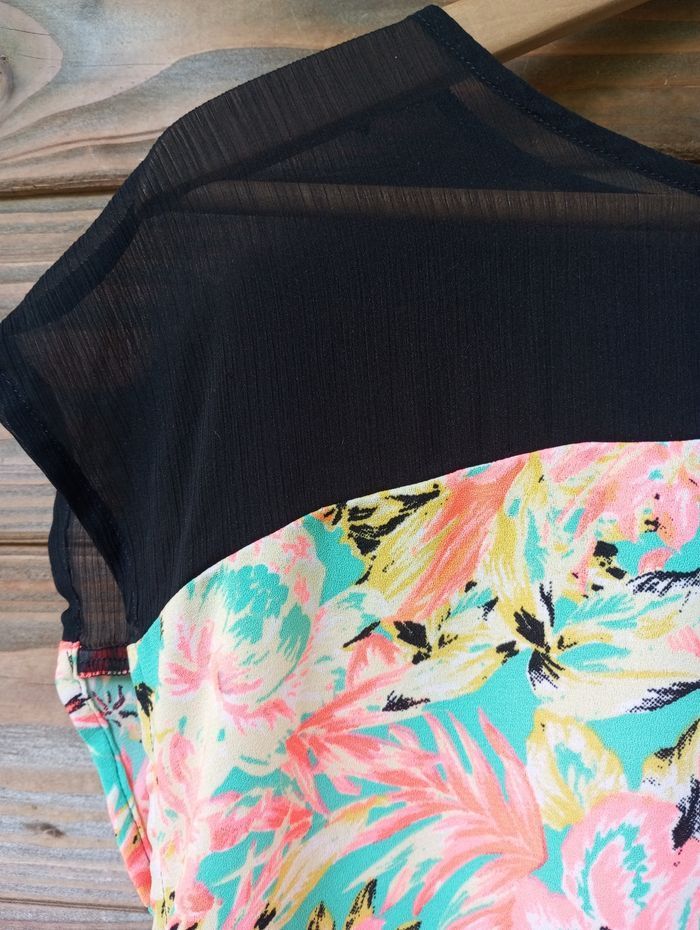 Blouse manches courtes très bon état - photo numéro 2