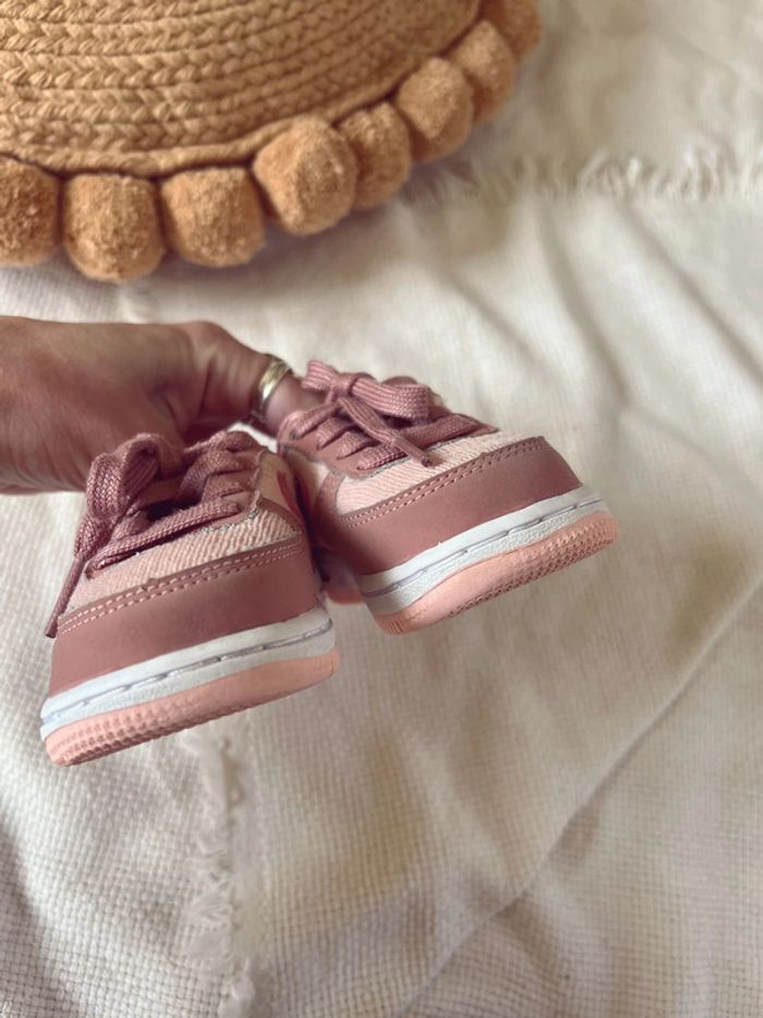 Baskets Nike air force rose 19,5 - photo numéro 6