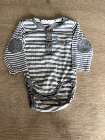 Body H&M manche longue 2-4 mois