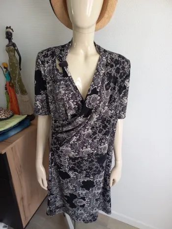 Robe noir et blanche T38