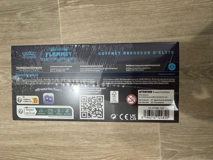 Etb MEGA EVOLITON FLAMMES FANTASMAGORIQUES ( avec défaut sur l’emballage) - photo numéro 3