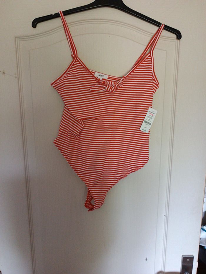 Body marinière rouge et blanc - photo numéro 4