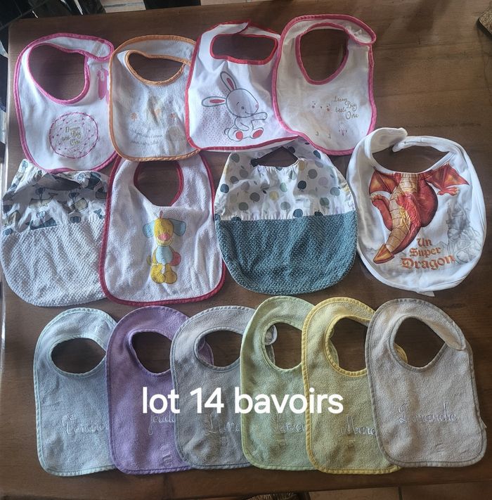 Lot 14 bavoirs bébé
