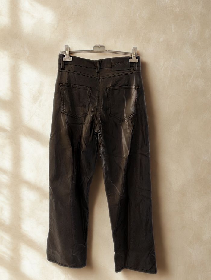 Pantalon en simili cuir Bershka - photo numéro 2
