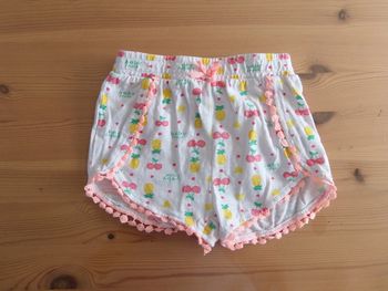 Short blanc motifs fruits