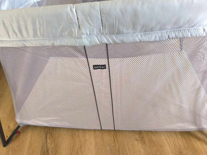 Lit parapluie babybjorn gris dernier modèle - photo numéro 3