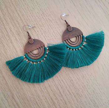 Magnifique boucles d'oreilles tribal bleue