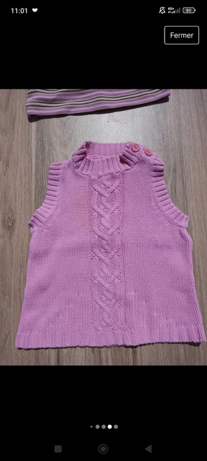 T-shirt col roulé rayé 98%cotton Décathlon et pull sans manches rose 100%cotton 2 ans - photo numéro 6