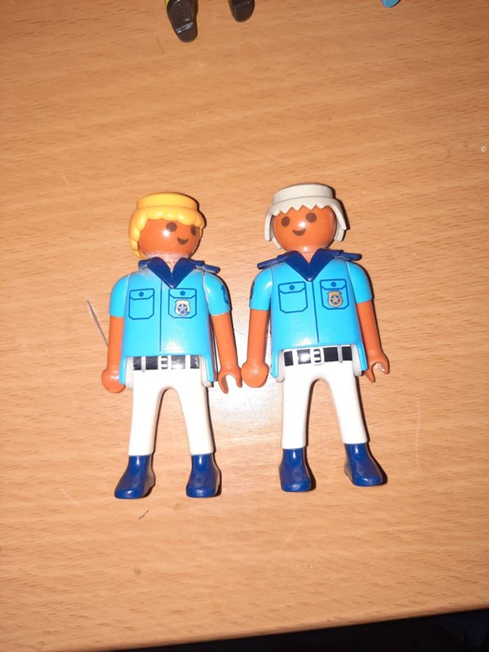 2 policiers