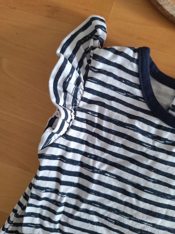 T-shirt manches courtes pour fille 12mois très bon état - photo numéro 3