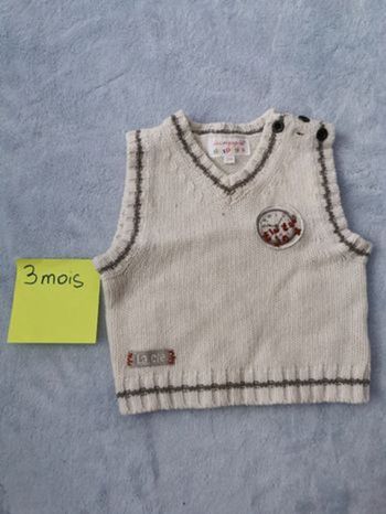 Pull  sans manches 3 mois