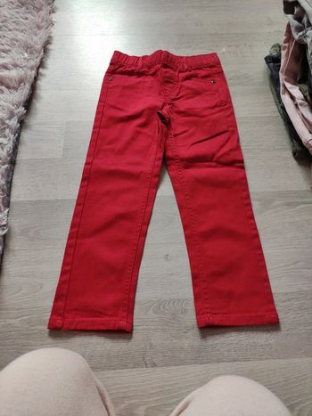 Jeans fin rouge