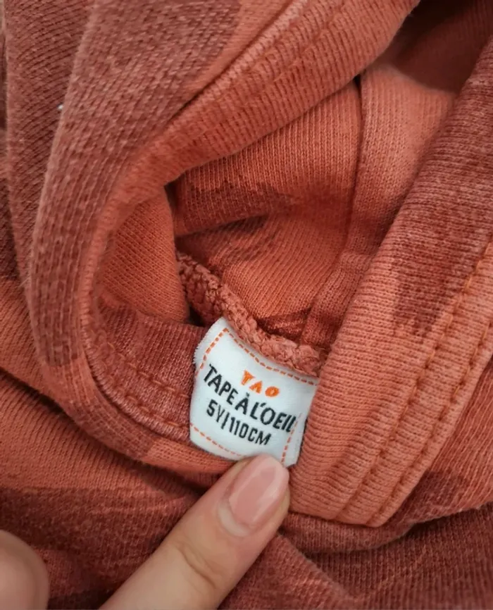 Pull a capuche 🥨 - photo numéro 2