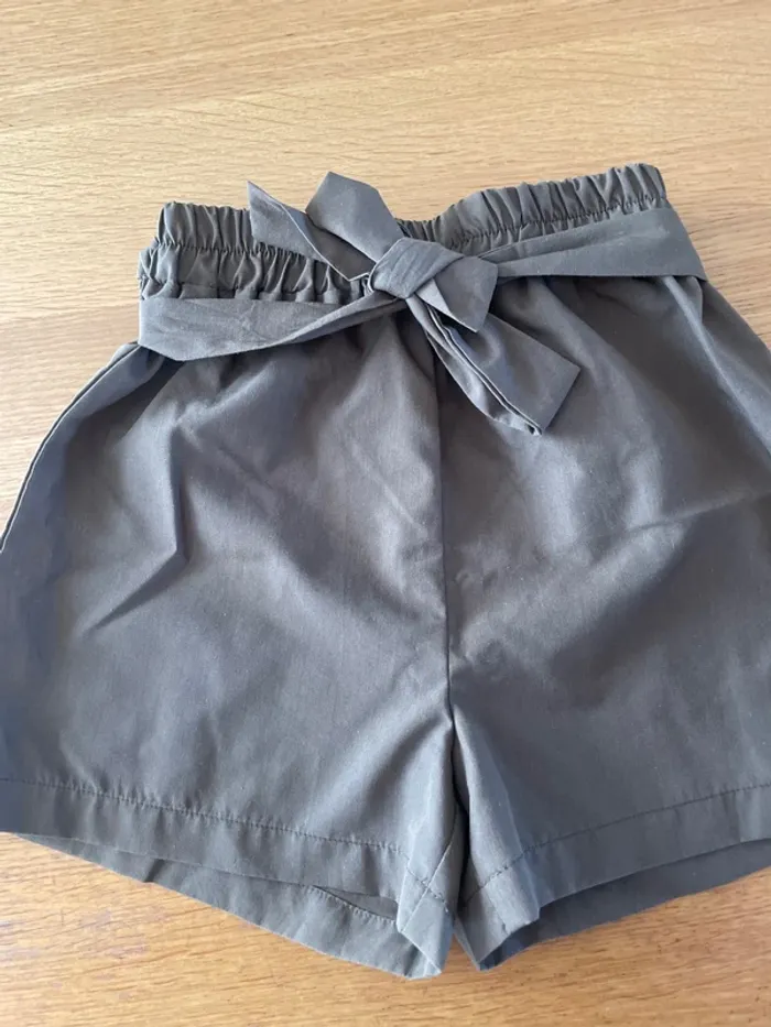 Short large kaki fille 8 ans - photo numéro 2