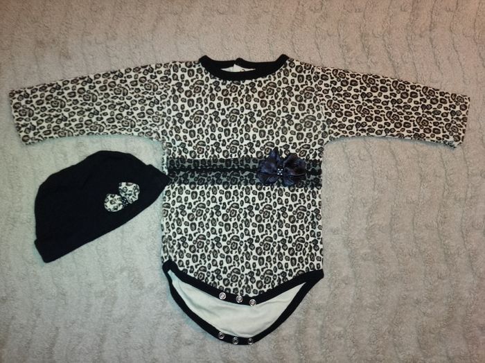 Body manches longues avec bonnet