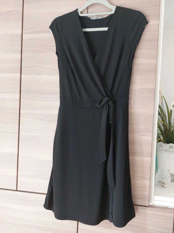 Robe noire cache cœur