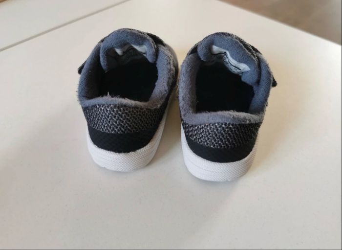 Baskets Nike noire 19.5 - photo numéro 5