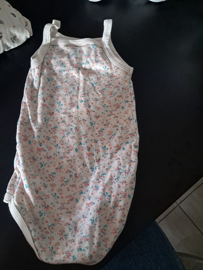 Lot de 3 bodies 18 mois bretelles et mc - petit bateau - photo numéro 9