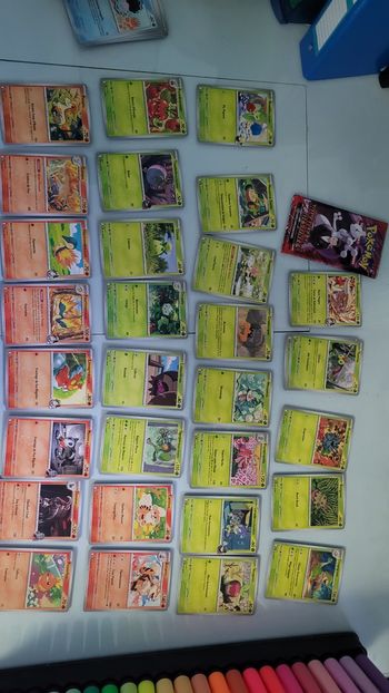 Lot de cartes rivalitées destinées