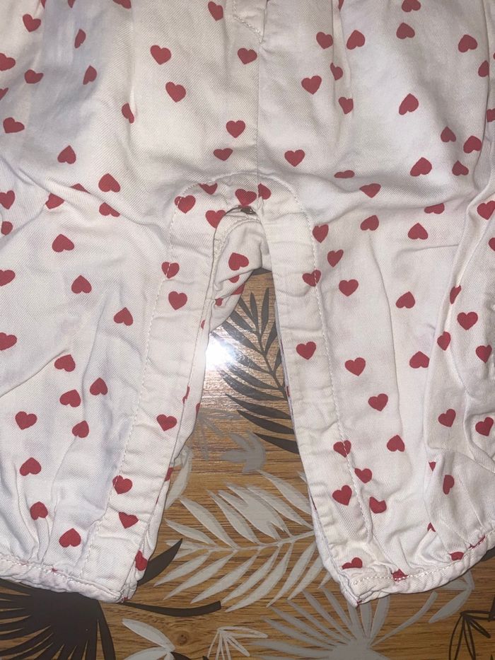 Combinaison blanche à cœurs rouges babygap bb 3-6 mois - photo numéro 2