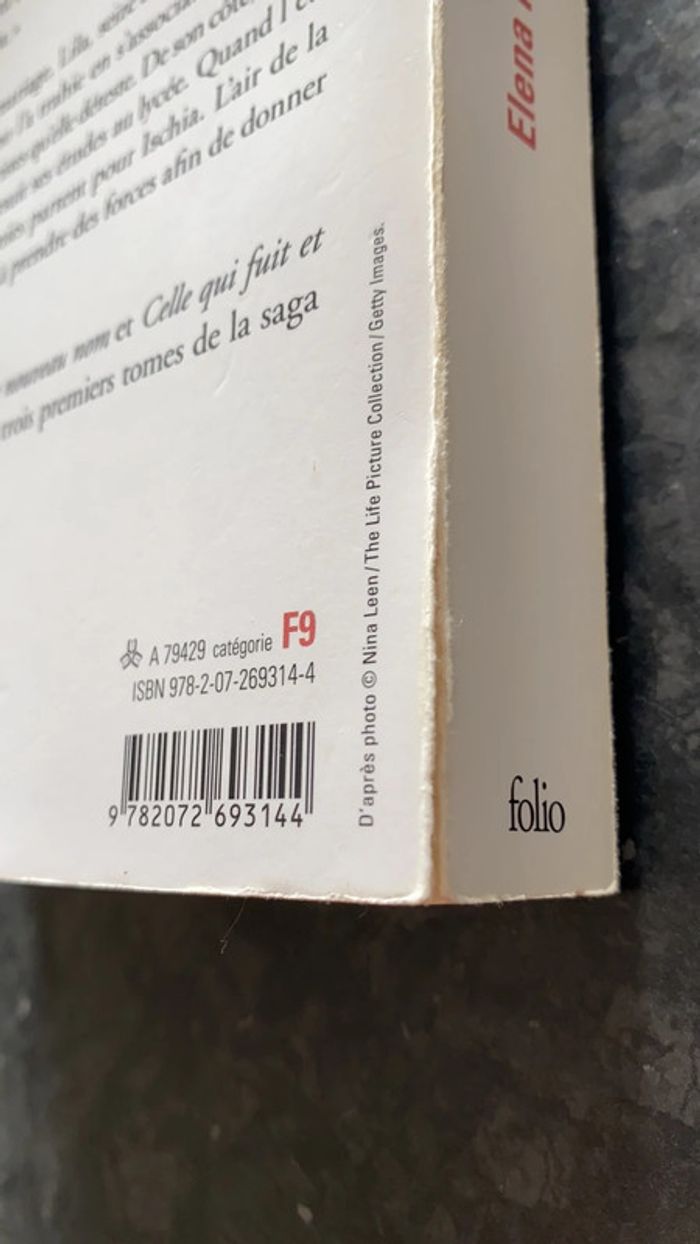 Livre Le nouveau nom de Elena Ferrante - photo numéro 3