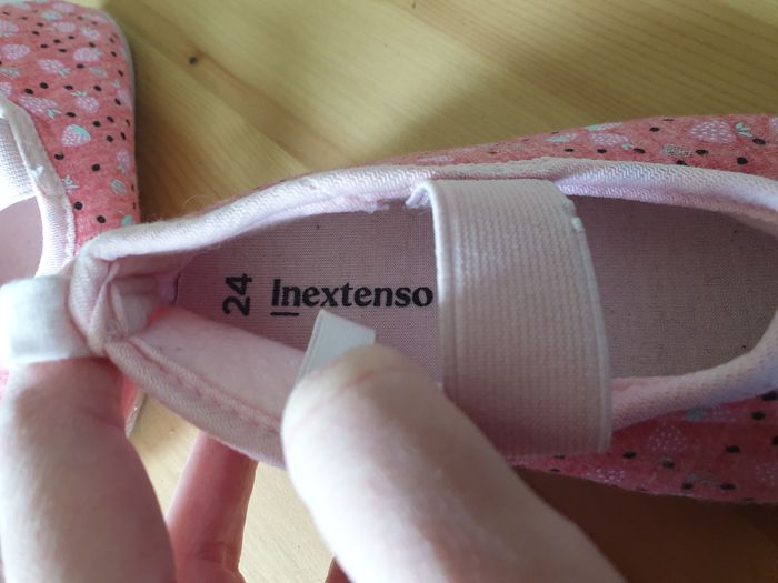Chaussons rose - Taille 24 - photo numéro 2