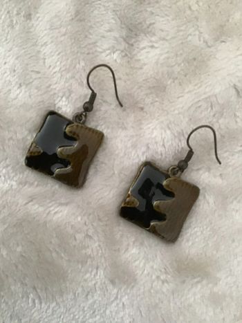 Jolis pendants d’oreilles ethniques bi-matières