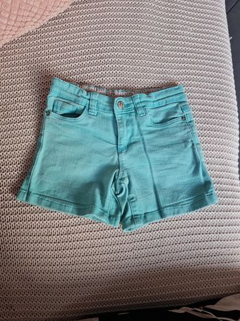 Short turquoise