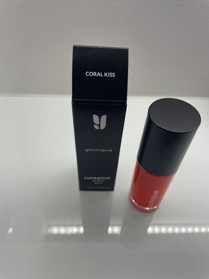Gloss Coral Kiss Younique - photo numéro 2