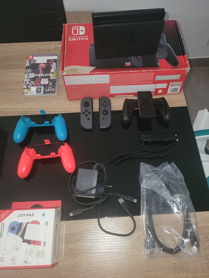 NINTENDO SWITCH GRISE - photo numéro 3