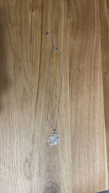 Collier trèfle