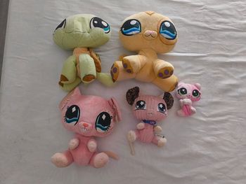 Lot peluches petshops 