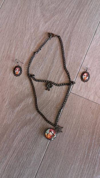 Jolie parure collier boucles d'oreilles