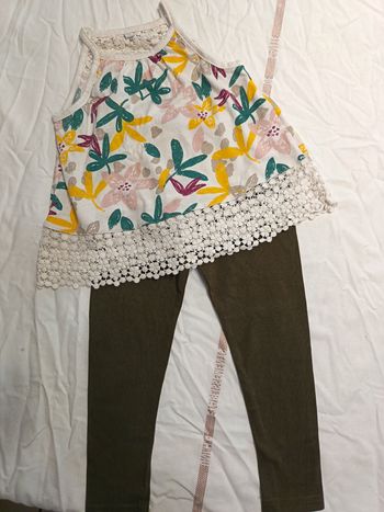 leggins + tunique fleuris de Primark 3 ans réf 446 A1
