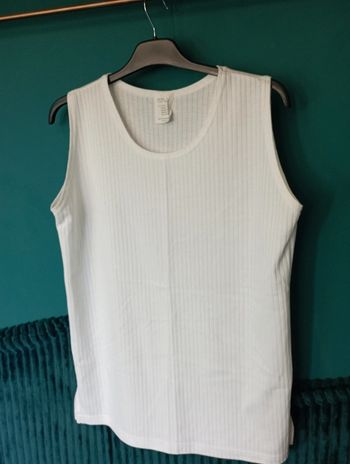 Tee shirt crème sans manche