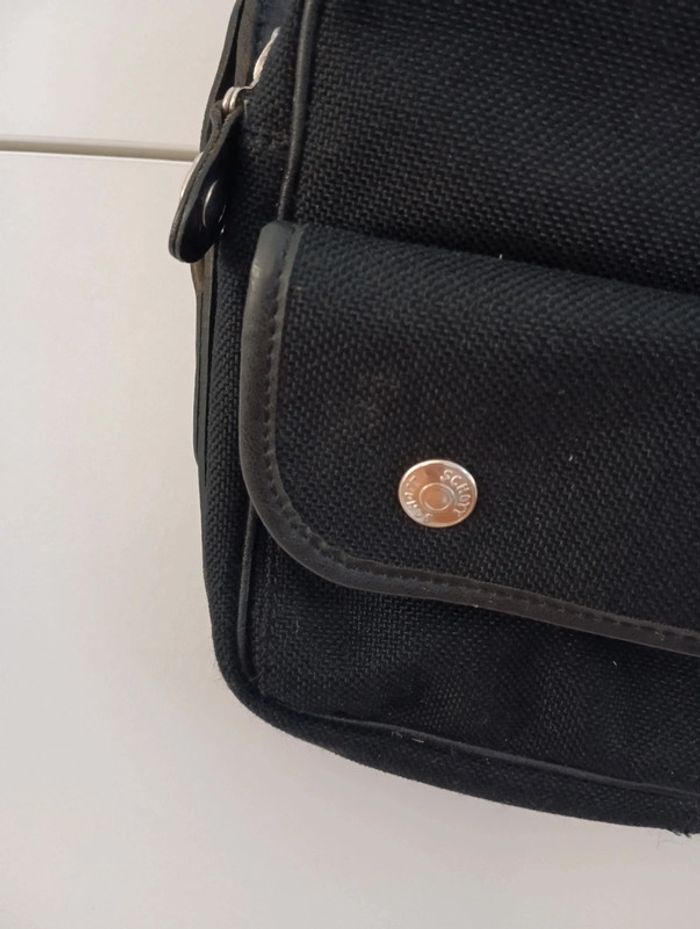 Sac bandoulière en tissus détails cuir  
De la gamme perfecto by Schott - photo numéro 4