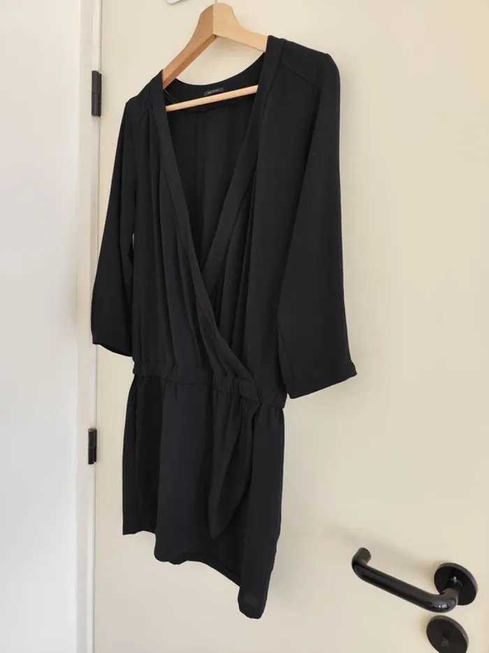 Petite robe noire classique IKKS women cache cœur et jupe portefeuille - photo numéro 4