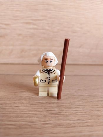 Figurine type lego Bilbon Sacquet seigneur des anneaux